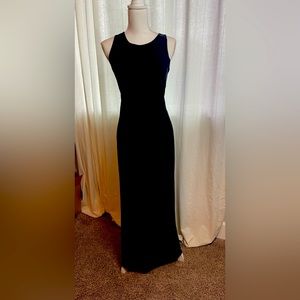 Isabella Fiore black sleeveless felt dress. RN 86036